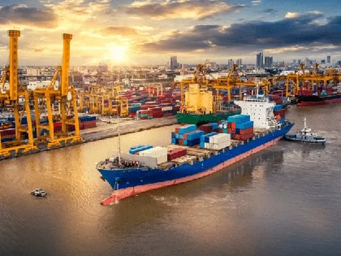 Tổng kim ngạch xuất nhập khẩu đạt 801 tỷ USD, Việt Nam chính thức lọt top 15 cường quốc thương mại, sắp vượt qua cả Ấn Độ?