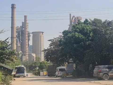 Nhà máy xi măng Bỉm Sơn phát tán bụi, dân lo ngại ảnh hưởng sức khỏe