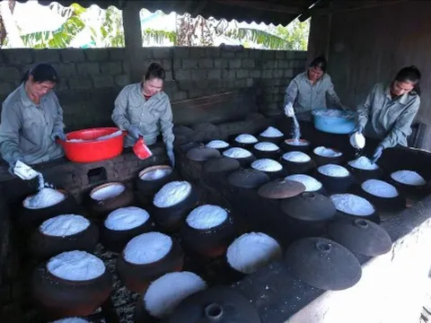 Muối hầm, cách diêm dân xứ Nghệ giữ nghề