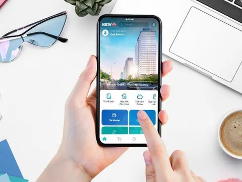 Mỗi tháng khách hàng đang phải trả bao nhiêu tiền phí quản lý tài khoản ngân hàng?