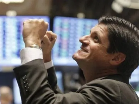 Phiên 3/12: Khối ngoại mua ròng kỷ lục, tung 3.400 tỷ "gom" cổ phiếu của tỷ phú Phạm Nhật Vượng