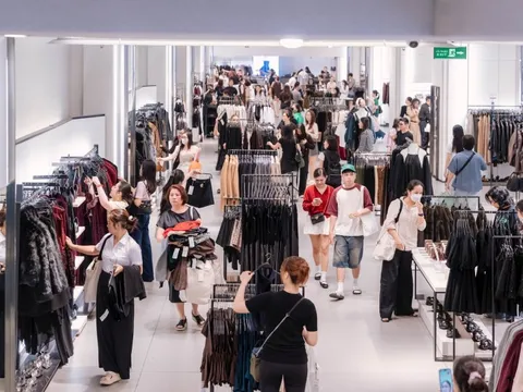 2,3 triệu lượt khách “phá đảo” Vincom Black Friday 2025, tạo cú bùng nổ cho mùa lễ hội cuối năm