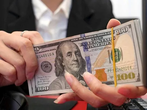 Tỷ giá USD hôm nay 4/12: Giá bán tại Vietcombank, BIDV cùng giảm