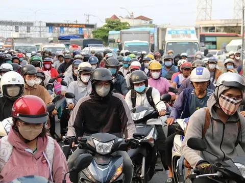 TP.HCM yêu cầu bốn nhóm phương tiện bắt buộc chuyển sang xe điện