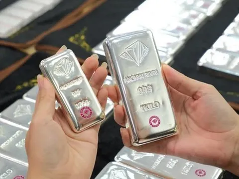 Giá bạc quay đầu giảm