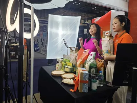 Bịt lỗ hổng hàng giả trên sàn