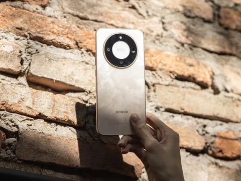 Vừa ra mắt ở Việt Nam smartphone siêu 'nồi đồng cối đá': Rơi ở độ cao 2,5m không vỡ, pin trâu nhất thị trường