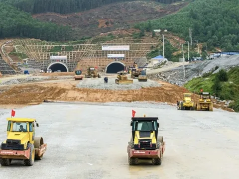 Thủ tướng phê bình 34 bộ, ngành, địa phương giải ngân đầu tư công chậm trễ