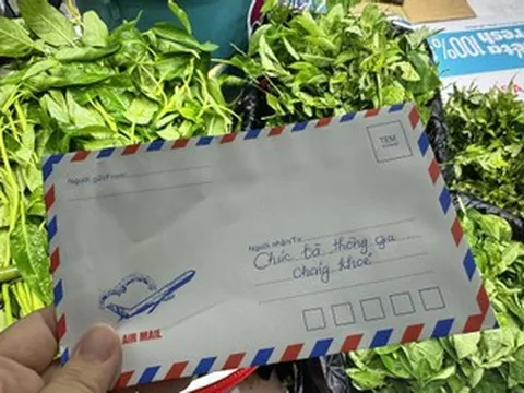 Đi 500km thăm thông gia gặp nạn, vợ chồng nghèo gửi quà khiến cả nhà xúc động