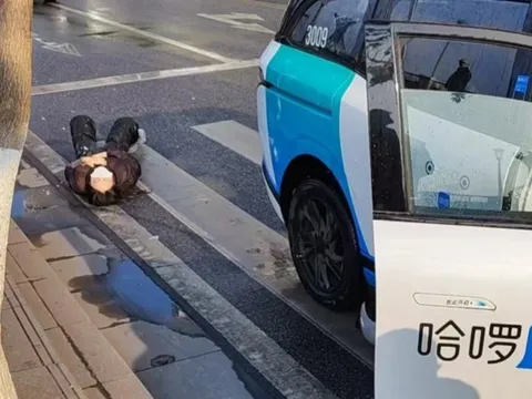 Taxi tự lái gây tai nạn với người đi bộ: Một nạn nhân kẹt dưới gầm xe, lập tức bị đình chỉ hoạt động