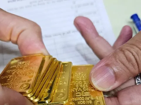 Người mua vàng lỗ nặng