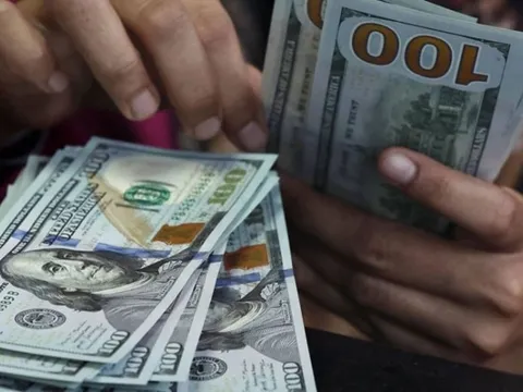 Tỷ giá USD hôm nay 10/12: Giá đi ngang, chênh lệch thị trường tự do thu hẹp