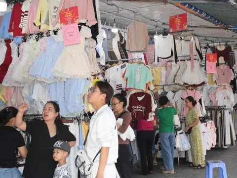 Tháng khuyến mãi tập trung, chợ truyền thống giảm giá như siêu thị