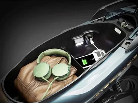 Đi xe máy ai cũng mắc: Những món đồ tuyệt đối không nên để trong cốp nếu muốn đảm bảo an toàn