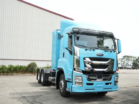 Việt Nam lần đầu có hãng vận chuyển dùng xe container thuần điện: Chạy tối đa 300km/sạc, kéo tải tối đa tới 39 tấn