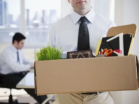 Những lý do 'trời ơi đất hỡi' khiến nhân viên bị sa thải: Từ đi làm quá sớm đến… ghé toilet nhiều lần