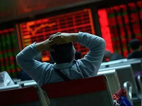 Chứng khoán mất mốc 1.700 điểm, VPX gây thất vọng ngày chào sàn