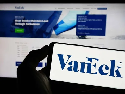 Quỹ ETF ngoại quy mô 15.000 tỷ thêm mới TCX, dự kiến bán mạnh VIC