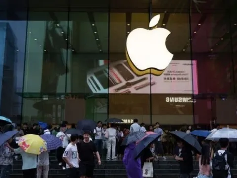 Apple giao hàng miễn phí trong 3 giờ để giữ khách trước sức ép Huawei và Xiaomi