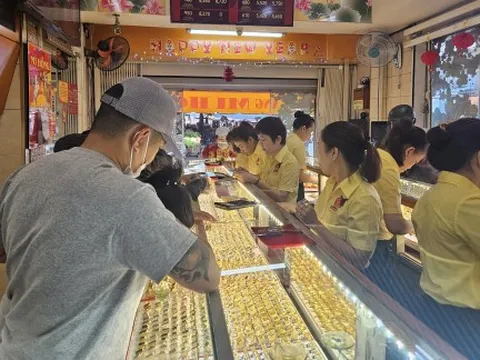 Giá vàng lập đỉnh mới