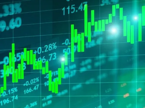 HDB tăng trần trước thời điểm chốt quyền chia cổ tức 25%