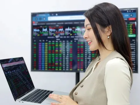 Chứng khoán gay cấn với pha 'cua gắt' gần 60 điểm