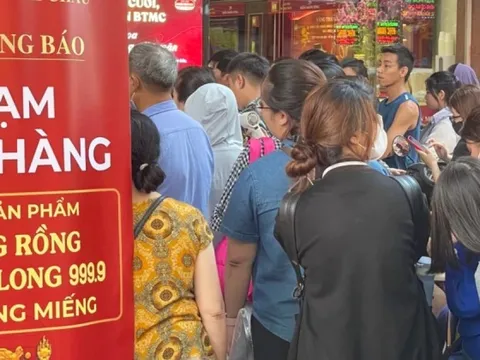 Nhà đầu tư dồn tiền đầu tư, mua bán gì nhiều nhất?