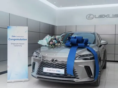 Một công ty ở Việt Nam thưởng cuối năm cho nhân viên bằng xe Lexus