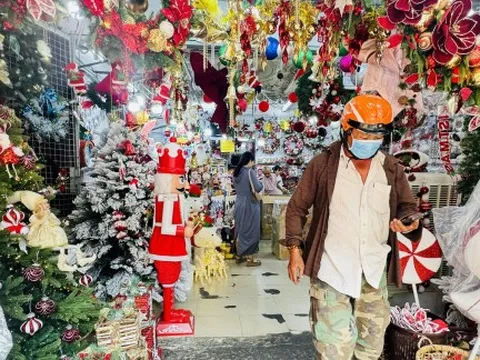 Đồ trang trí Giáng Sinh đẹp nhưng ít người mua