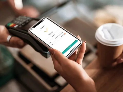 Tháng 12, một ngân hàng đóng hàng loạt tài khoản trong trường hợp sau