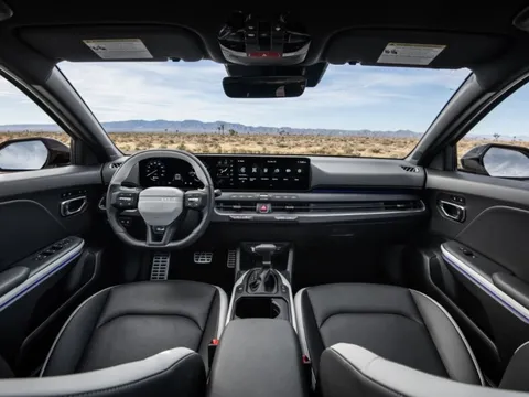 Kia K4 Hatchback 2026 chốt giá chỉ hơn 600 triệu: Có bản turbo 190 mã lực, trang bị an toàn tới 29 tính năng, có luôn cả 'Hey Kia'