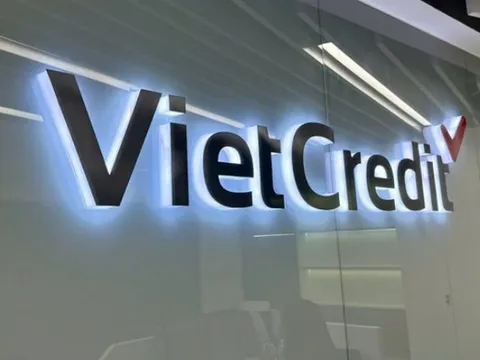 Một công ty tài chính bị phạt gần 880 triệu đồng do vi phạm công bố thông tin và giao dịch với bên liên quan