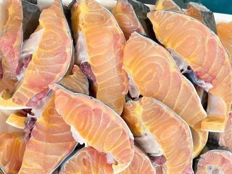 Ra chợ là cháy hàng, loại 'cá không xương' này ngày càng được người Việt săn lùng dù giá cao