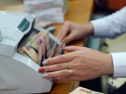 Vì sao lãi suất huy động tăng mạnh cuối năm?