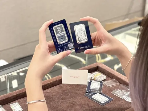 Giá bạc bật tăng mạnh, vượt mốc 71 triệu đồng/kg