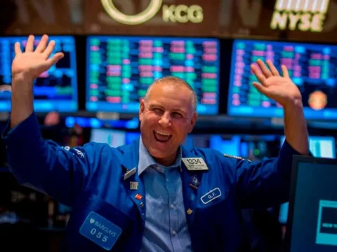 Khối ngoại "tung" gần 500 tỷ mua ròng phiên VN-Index tăng mạnh nhất châu Á, cổ phiếu nào được gom nhiều nhất?