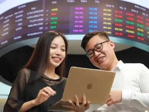 Chứng khoán áp sát đỉnh lịch sử