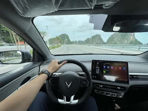 Lần đầu mua ô tô chốt ngay VinFast VF 6 Eco, chủ xe nói thẳng 'mua lúc này là đỉnh': Mạnh nhất phân khúc B-SUV điện, ga bốc, nuôi xe rẻ, chi phí nuôi xe chỉ hơn 1 triệu/tháng