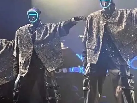 Choáng ngợp trước dàn vũ công robot Trung Quốc: Nhảy như người thật, được Elon Musk khen ngợi hết lời