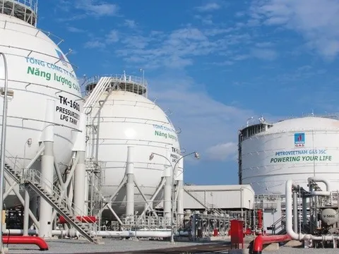Việt Nam có thể trở thành trung tâm tái xuất khí LNG