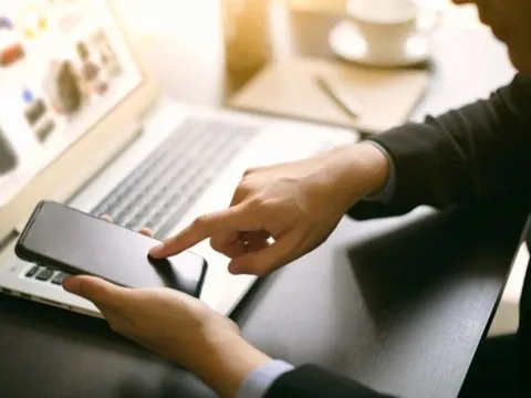 Ngân hàng thu phí tài khoản, người dùng cần làm gì để tránh mất tiền?