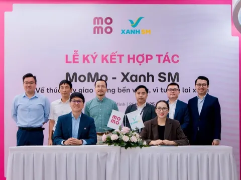 MoMo và Xanh SM ký kết hợp tác chiến lược, mở rộng dịch vụ di chuyển xanh và thanh toán số cho người dùng