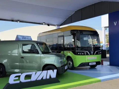 VinFast 'phủ kín' Vietnam Mobility Show 2025: Mang cả Lạc Hồng 900 LX, xe điện cá nhân đến vận tải công cộng