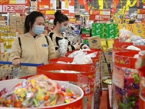 Yêu cầu không để thiếu xăng dầu, hàng thiết yếu dịp Tết