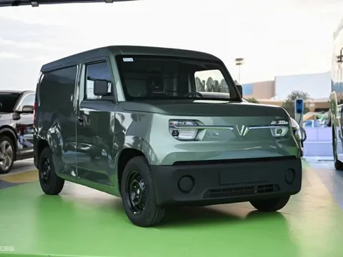 Xe tiền tỷ, xe điện mới, xe thể thao cùng hội tụ tại Vietnam Mobility Show 2025: Khách được trải nghiệm lái thử thoả thích