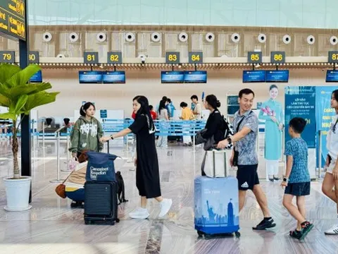 Nghỉ Tết Dương lịch 4 ngày, giá vé máy bay nhiều chặng du lịch tăng cao