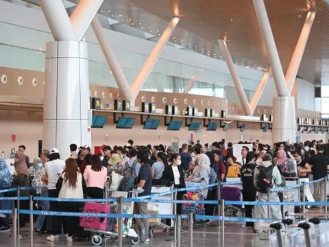 Dự kiến cao điểm Tết Dương lịch, sân bay Tân Sơn Nhất phục vụ 135.000 lượt khách/ngày