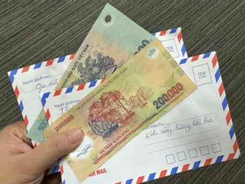 Gia đình trí thức gửi 2 phong bì phúng điếu, cả nhà thông gia nghèo xôn xao