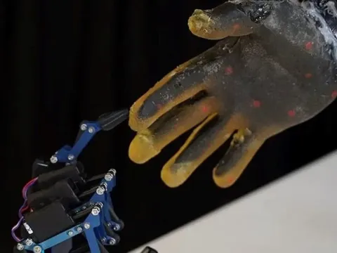 Không còn là phim viễn tưởng, robot hình người giờ đã biết đau, phản xạ như con người - các nhà khoa học đã làm gì?