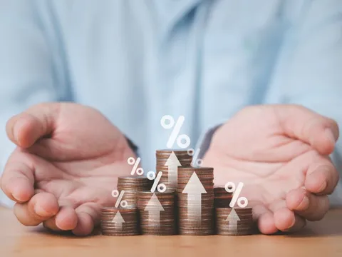 Ngân hàng tăng lãi suất dồn dập cuối năm, mức cao nhất lên tới 7,2%/năm